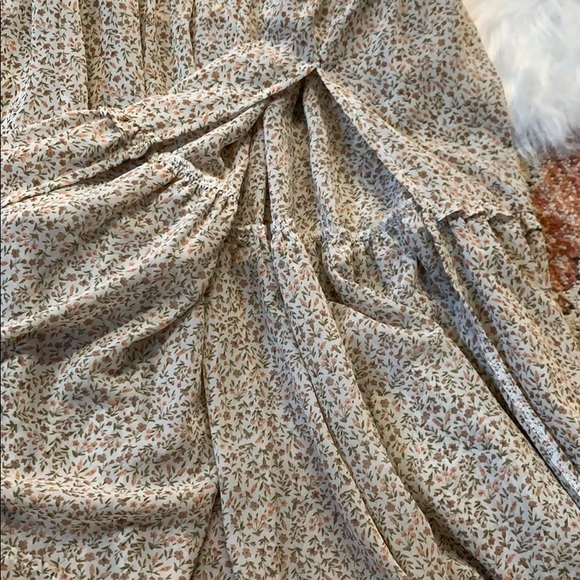 • Floral Maxi Dress • - Picture 10 of 11